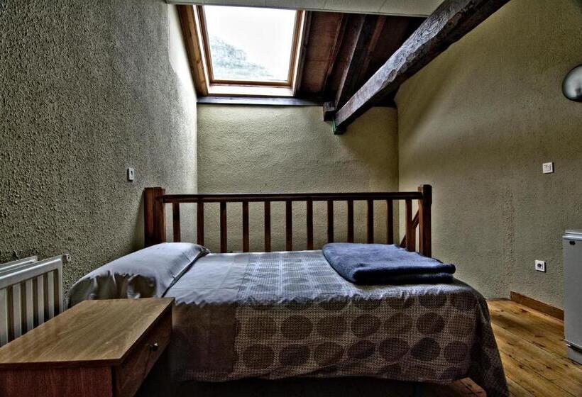 Семейный Номер, Albergue Juvenil De Bustiello