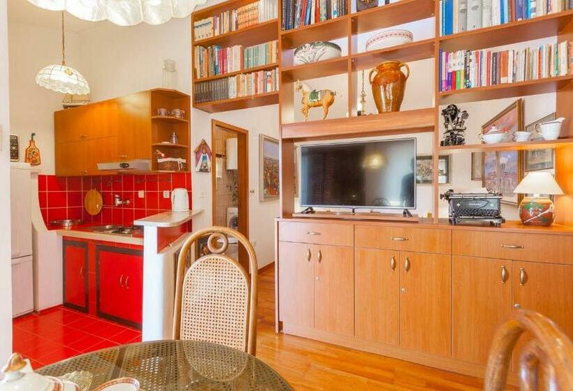 Студия Стандарт Вид на Море, Apartments And Rooms With Wifi Makarska   11063