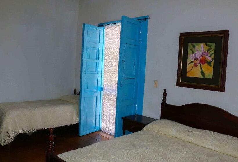 스탠다드 트리플 룸, Casa Hotel El Compadre