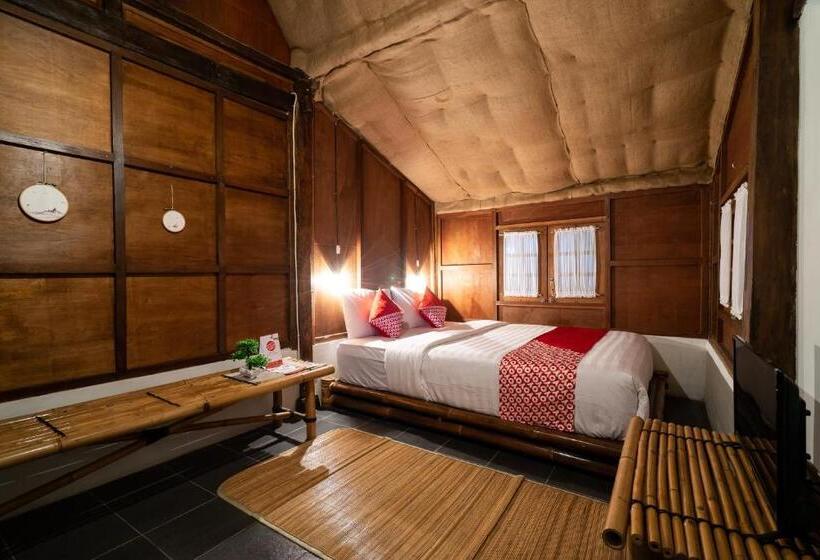 Номер Deluxe, Oyo 2393 Omahe Nawung