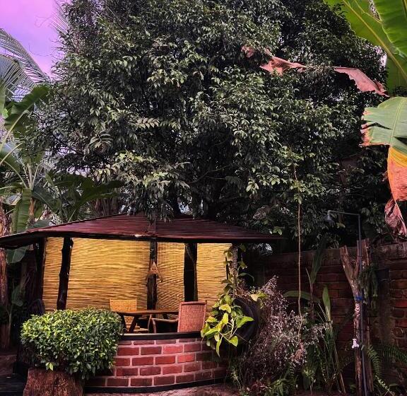 اتاق لوکس, Igabara Hobbit House