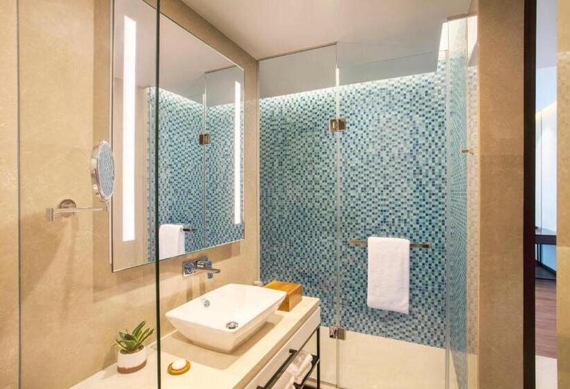 Номер Стандарт Вид на Бассейн, Hyatt Regency Thrissur