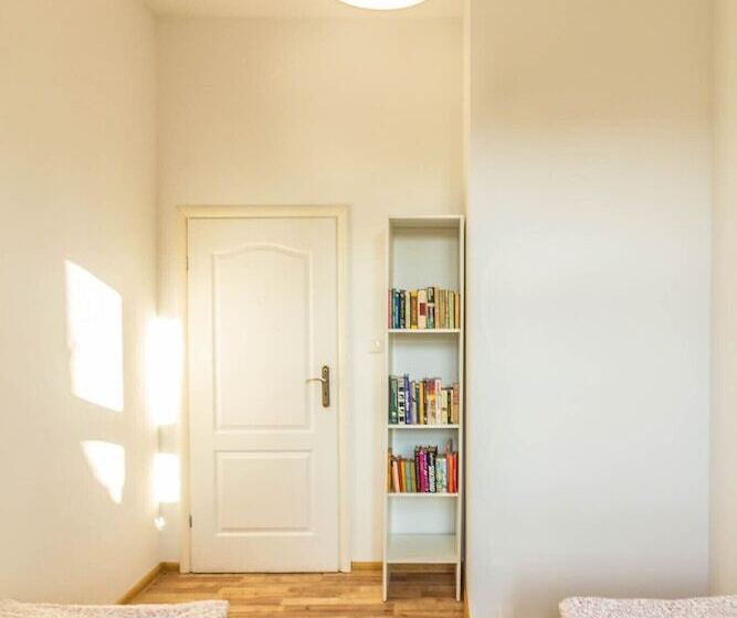 Номер Стандарт Совместная Ванная, Dream Hostel