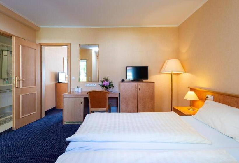 Апартаменты 1 Спальня с Террасой, Waldhotel Humboldtsee