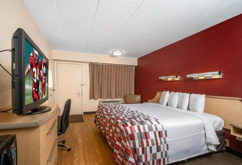 Номер Стандарт Кровать Кинг Адаптированный для Инвалидов, Red Roof Inn Detroit Metro Airport  Taylor