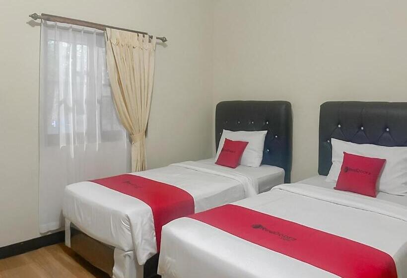 Номер Стандарт, Reddoorz Syariah At Bumi Eyang Enin Homestay Tasikmalaya