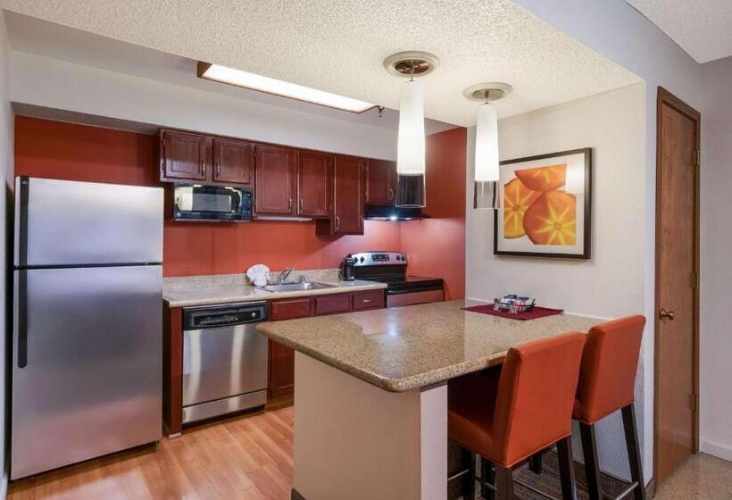 스탠다드 스튜디오 킹침대, Sens Suites Livermore; Surestay Collection By Best Western