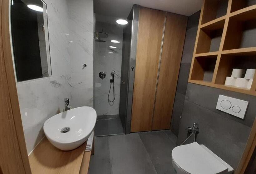 استودیوی استاندارد, Entrez Apartments 4   City Centre