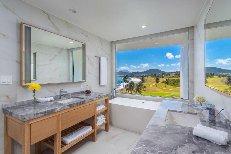 اتاق استاندارد با تخت بزرگ, Koi Resort Saint Kitts, Curio Collection By Hilton