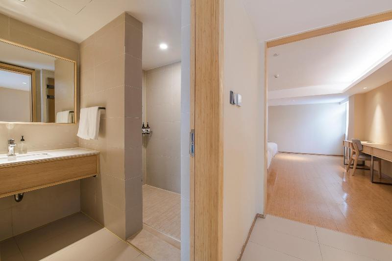 Номер Премиум, Boeira Garden Hotel Porto Gaia, Curio Collection By Hilton