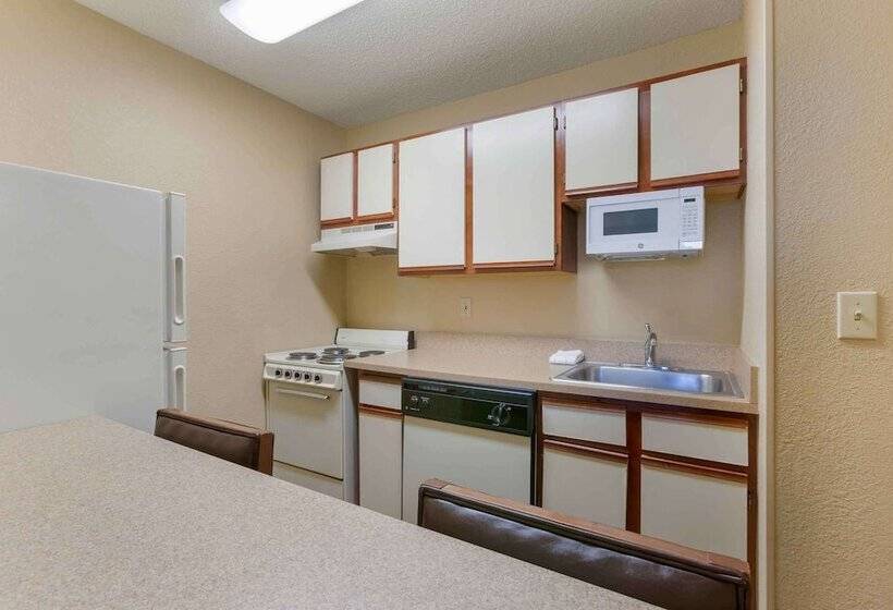 Студия Deluxe, Extended Stay America Suites  Toledo  Maumee