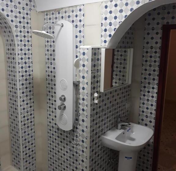 اتاق استاندارد, The Riad Hostel Tangier