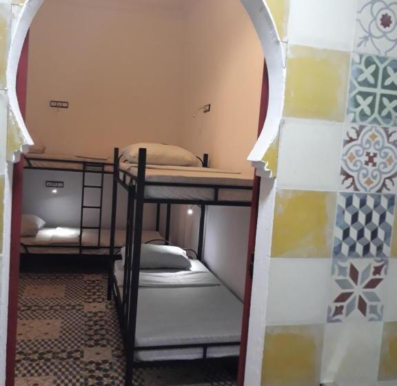 Кровать в Общей Комнате, The Riad Hostel Tangier