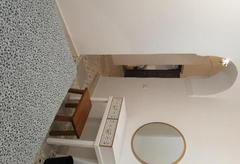 Номер Стандарт, The Riad Hostel Tangier