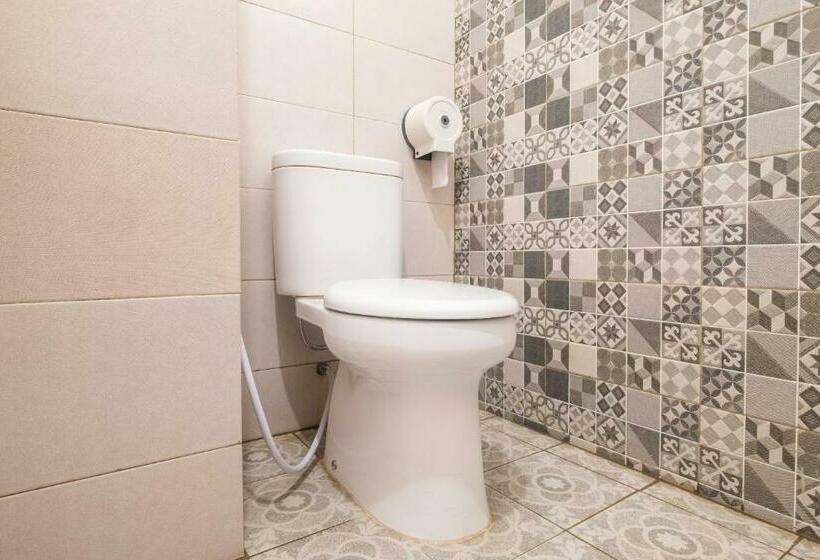 Номер Стандарт, Reddoorz Near Exit Toll Moh. Toha