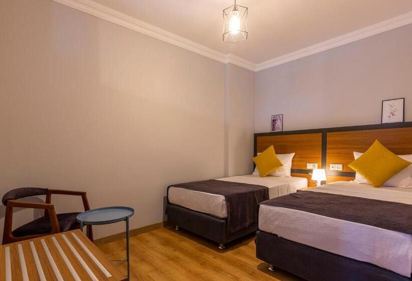 Camera Familiare, Business Hotel Antalya