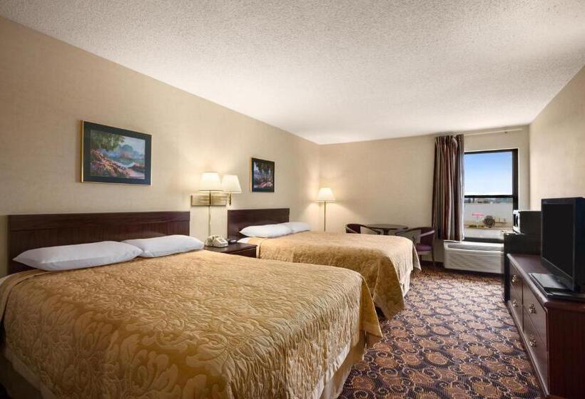 Standardrum, Super 8 By Wyndham Evansville North
