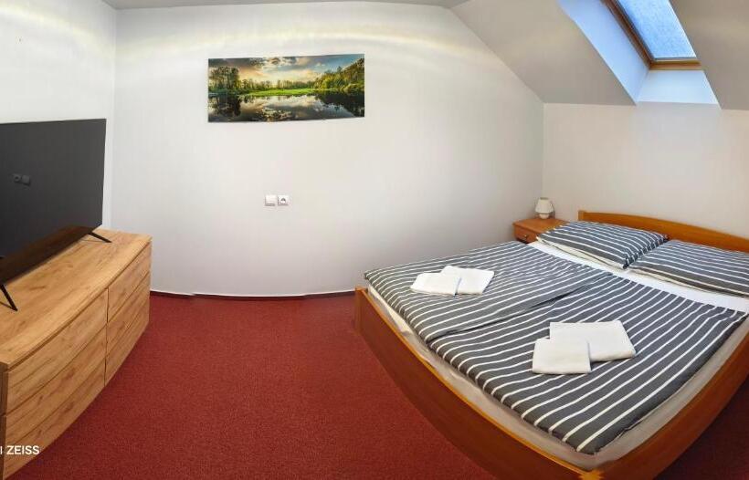 جناح عائلي, Penzion York