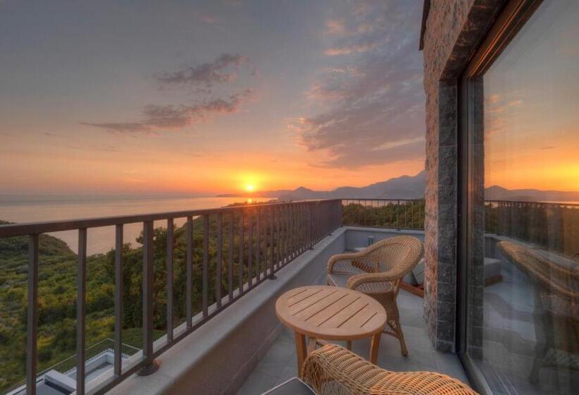 חדר סטנדרט מעבר לחד עם נוף לים, Vivid Blue Serenity Resort