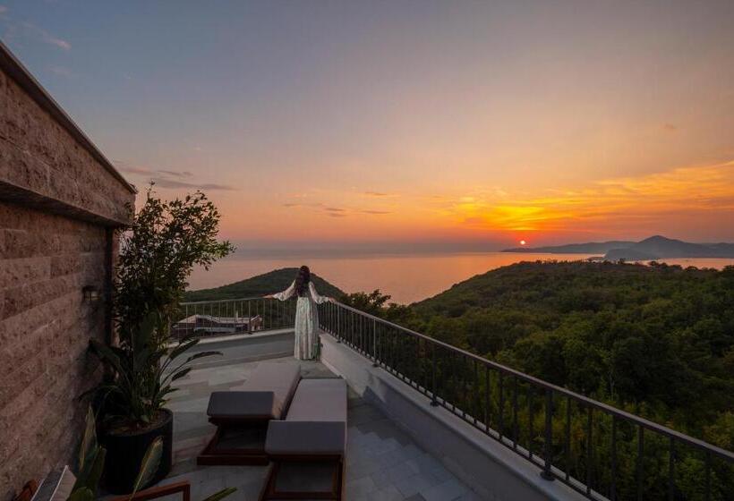 חדר סטנדרט מעבר לחד עם נוף לים, Vivid Blue Serenity Resort