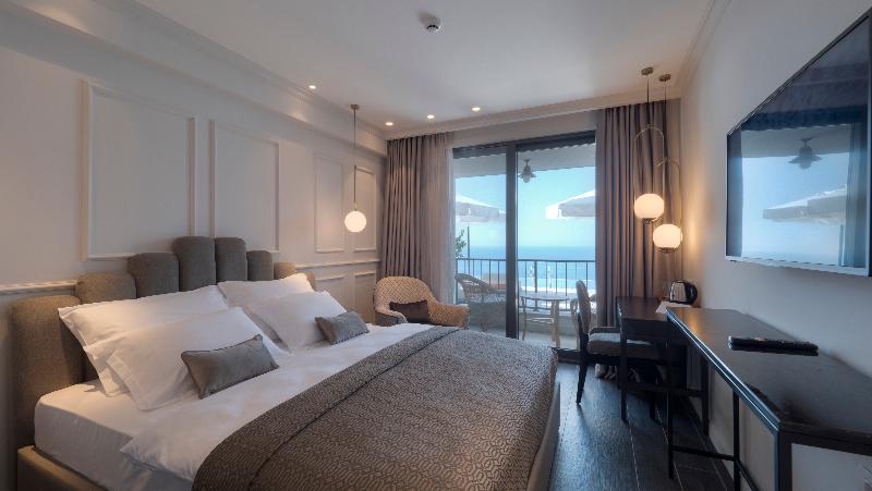 חדר סטנדרט נוף לבריכה, Vivid Blue Serenity Resort