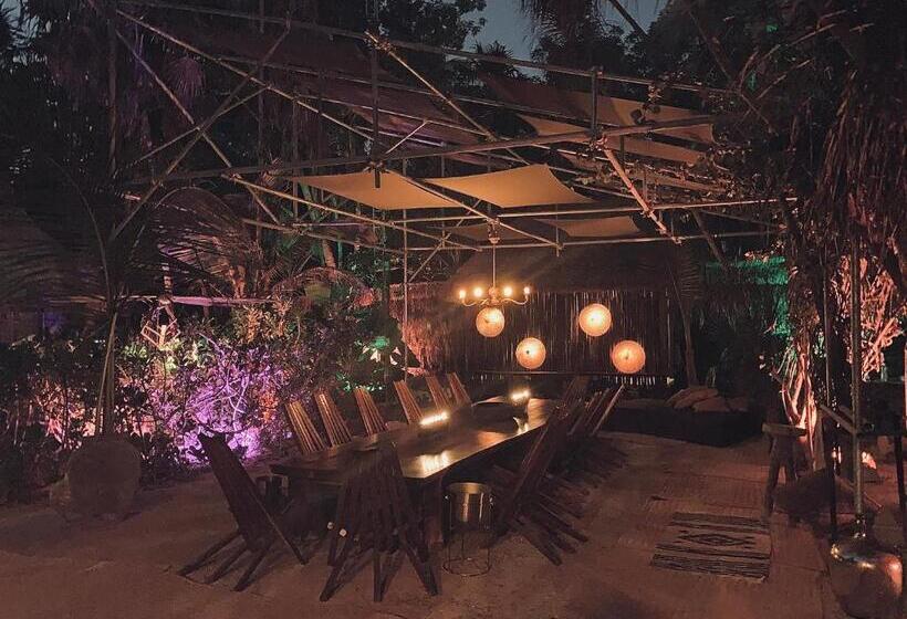 オーシャンビュースタンダードルームバルコニー付き, Libelula Tulum Beachfront