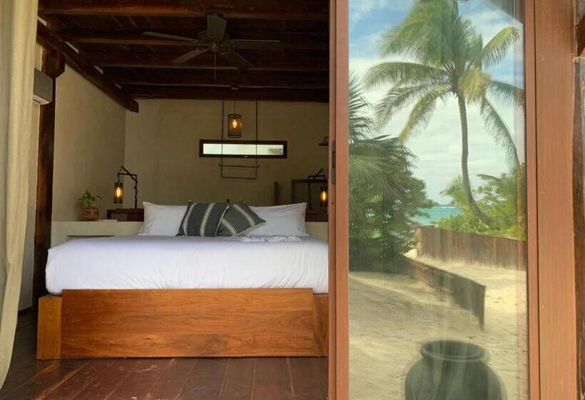 Pokój Standard z Tarasem, Libelula Tulum Beachfront