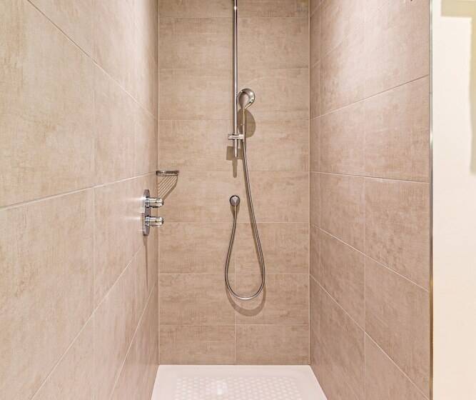 דירת חדר, Stellaris Apartment