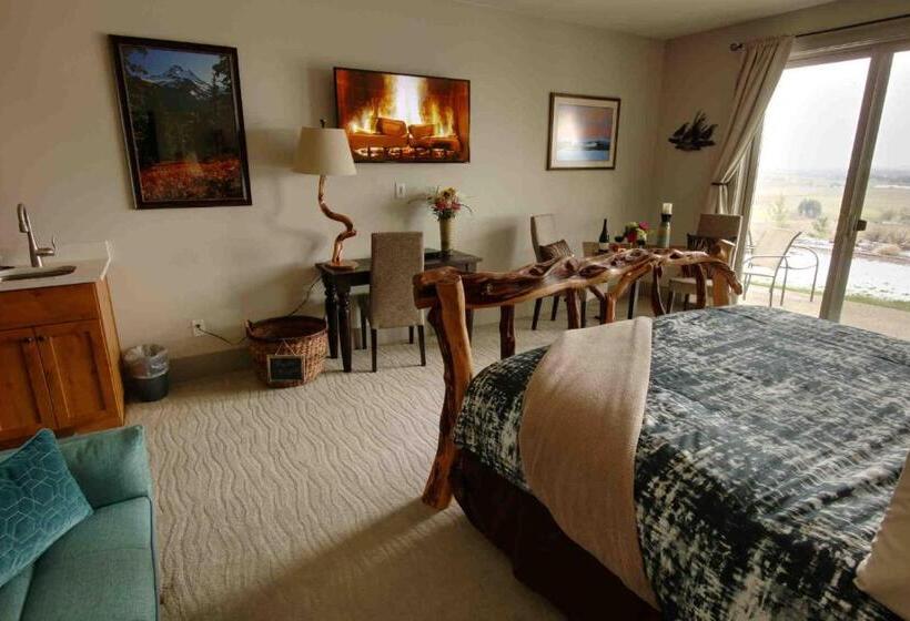 Люкс Deluxe Кровать Кинг, Bella Collina Bed & Breakfast