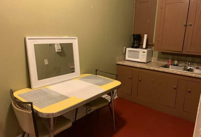 Люкс, Historic Whiting Hotel Suites