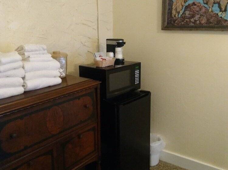 Family Suite, Grand Canyon West Hotel Sheps Miners Inn