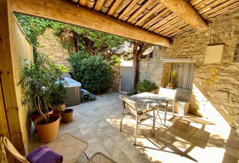 标准房带园景, La Maison Des Vendangeurs   Table D Hôtes Le Soir Du Jeudi Au Dimanche  Jacuzzi   Balnéo Spa   Acces