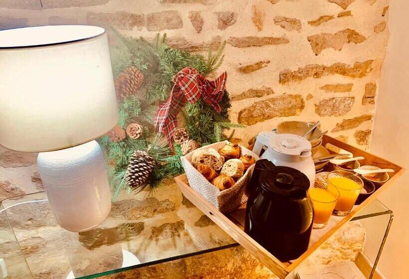 带按摩浴盆的套房, La Maison Des Vendangeurs   Table D Hôtes Le Soir Du Jeudi Au Dimanche  Jacuzzi   Balnéo Spa   Acces