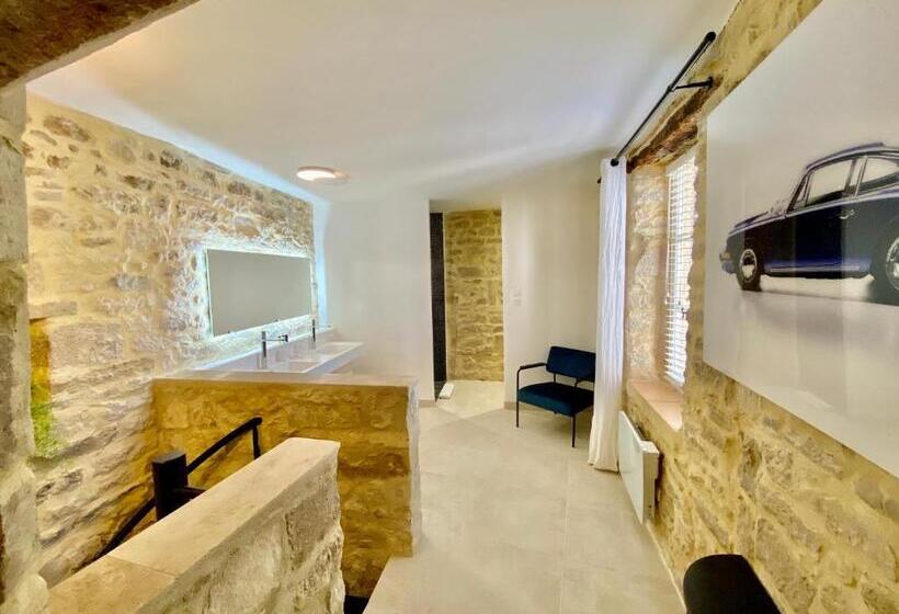 디럭스 스위트 킹 침대, La Maison Des Vendangeurs   Table D Hôtes Le Soir Du Jeudi Au Dimanche  Jacuzzi   Balnéo Spa   Acces