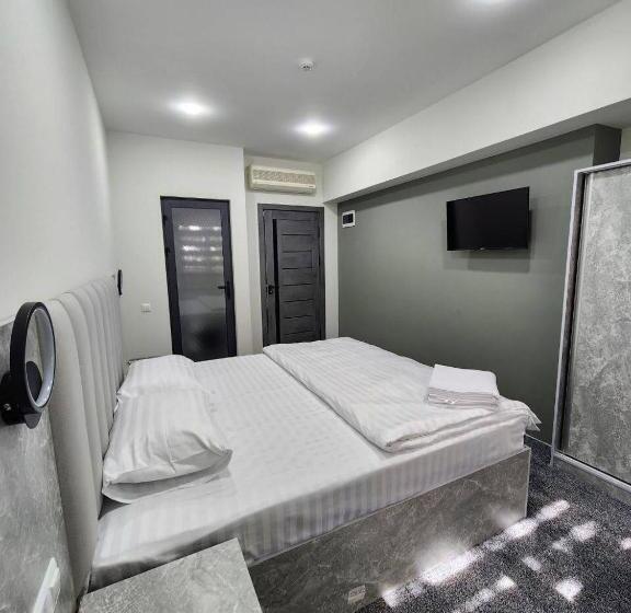 اتاق لوکس, Paradise Inn