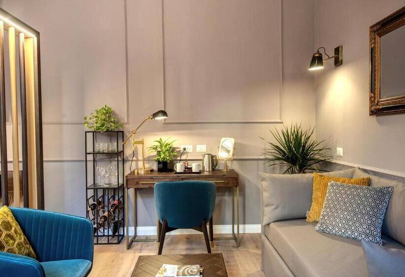 Suite Ejecutiva, Tree Charme Parliament Boutique