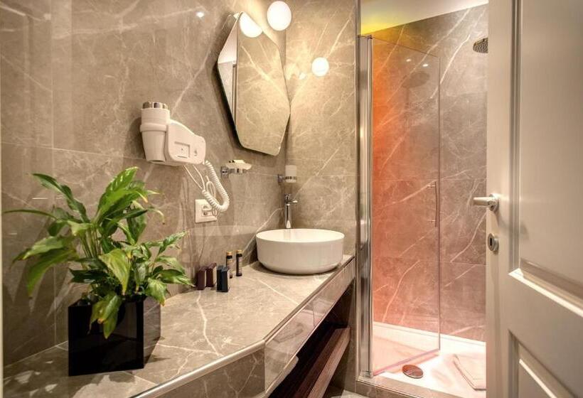 Suite Ejecutiva, Tree Charme Parliament Boutique