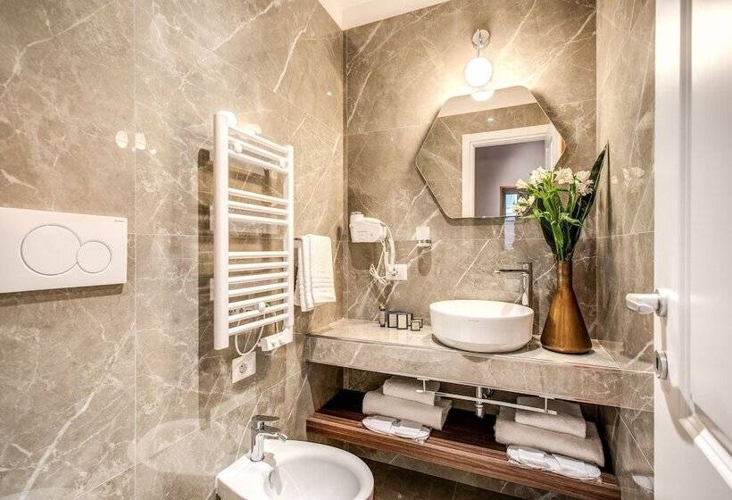 Suite, Tree Charme Parliament Boutique
