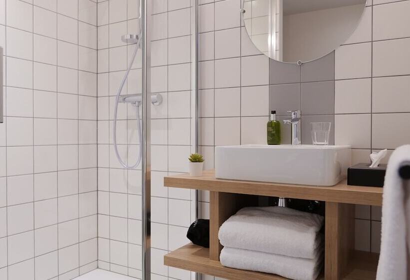 Семейный Номер Вид на Горы, Plan B Hotel   Living Chamonix