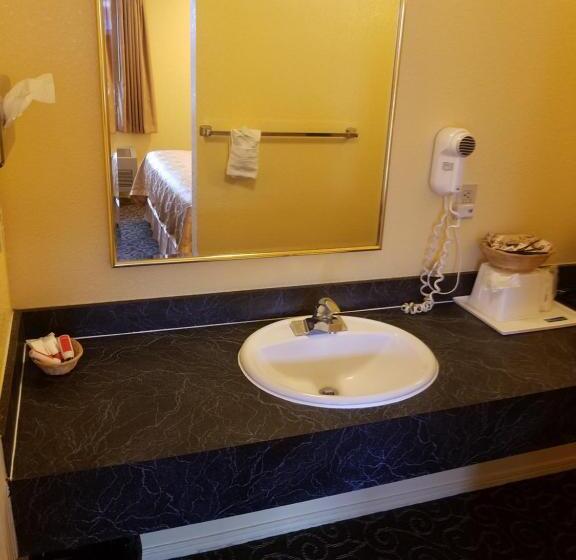 اتاق استاندارد با تخت بزرگ, Travelodge By Wyndham Wenatchee
