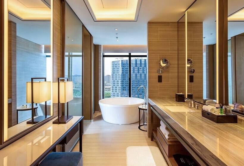 استودیو کلوب, Sheraton Kaifeng