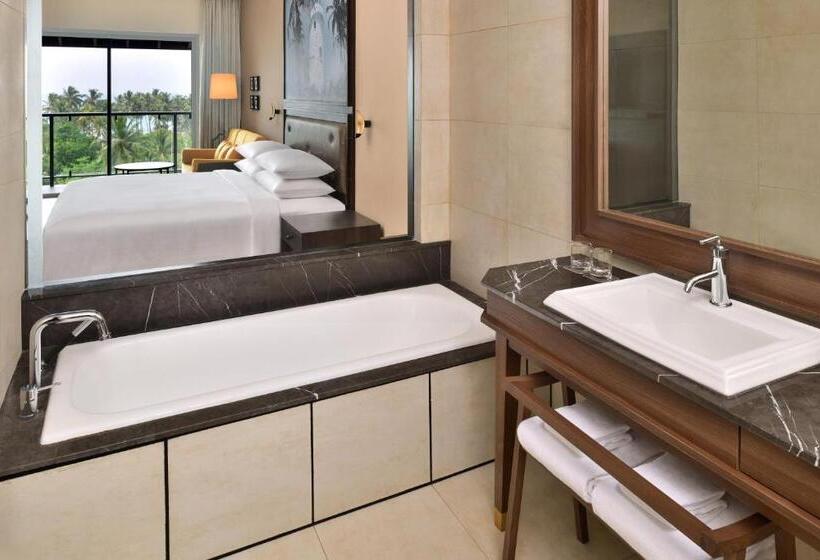 Номер Premium Вид на Бассейн, Sheraton Kosgoda Turtle Beach Resort