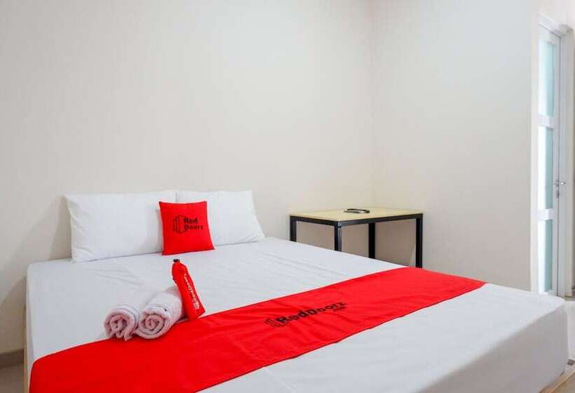 Номер Стандарт, Reddoorz Near Pacific Mall Tegal 2