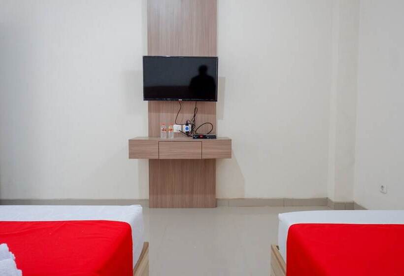 Семейный Номер, Reddoorz Near Pacific Mall Tegal 2