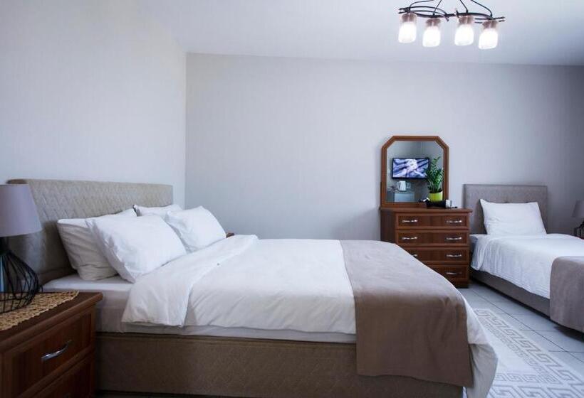 Семейный Номер, Homelike Guest House