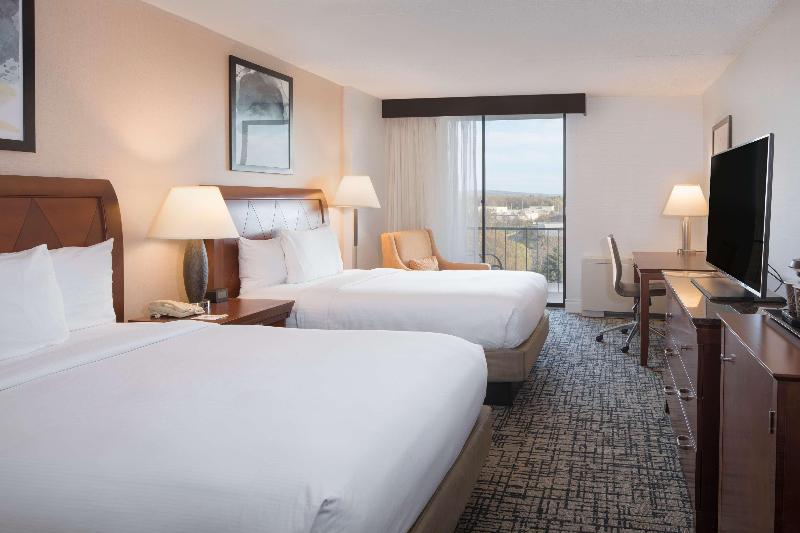 Номер Стандарт с Балконом, Doubletree By Hilton Hotel Syracuse