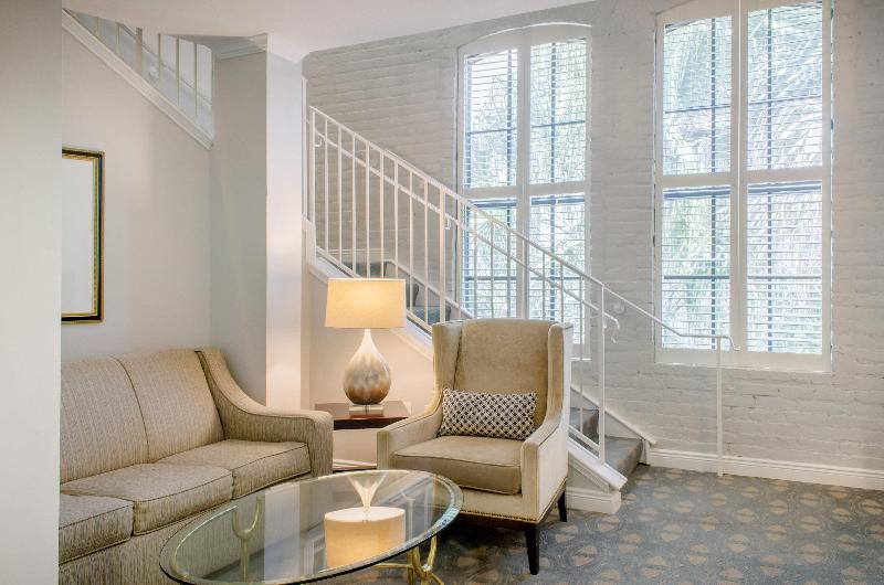 스위트 킹사이즈 침대, Omni Riverfront New Orleans