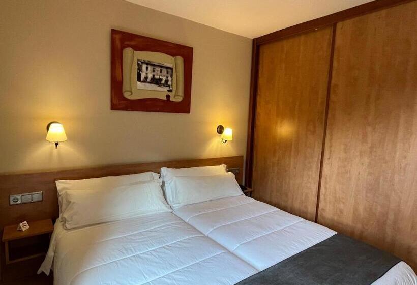 اتاق استاندارد سه نفره, Wuau! Hotel Segle Xx