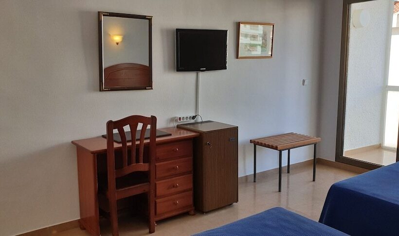 Номер Стандарт Трехместный, Medplaya Hotel Vistamar Costa Dorada