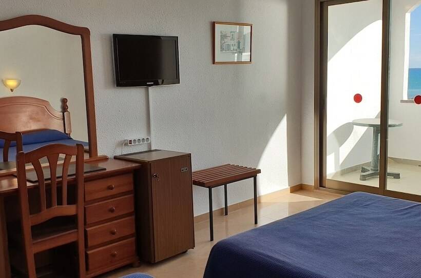 Четырехместный Номер Стандарт, Medplaya Hotel Vistamar Costa Dorada